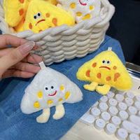 Porte-clés en peluche de fromage tranché doux en coton, fabrication OEM, marque privée, usine certifiée FAMA OEKO-TEX, pendentif personnalisé en gros, marchandise de marque