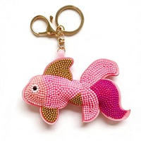 Nouveau porte-clés créatif en alliage avec pendentif représentant des créatures marines, coquillages, homard, crabe, perles roses et décapsuleur, vente en gros pour femme