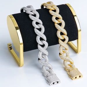 Pulsera de Diamantes Moissanite de Buena Calidad con Ajuste Cómodo para Uso Diario y Eventos Especiales Disponible para la Venta - Product Image 6