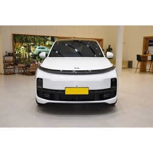 Li Auto L8 Lixiang Hybrid Electric SUV 7 Plazas New Energy Car Rental para familias - Product Image 2