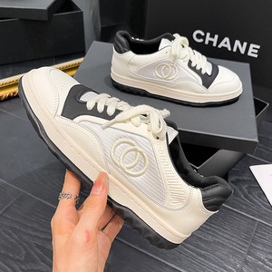 Zapatillas de cuero vacuno con punta redonda y suela gruesa, estilo retro, versátiles y casuales para mujer - Product Image 6