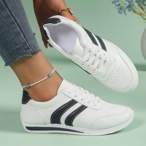 Nouvelles chaussures de sport décontractées à lacets transfrontalières, semelles souples, polyvalentes, plates et antidérapantes, baskets blanches - Product Image 2