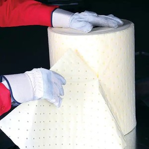 Rollo absorbente <span class=keywords><strong>de</strong></span> aceite con hoyuelos blancos <span class=keywords><strong>de</strong></span> control <span class=keywords><strong>de</strong></span> fugas <span class=keywords><strong>de</strong></span> combustible <span class=keywords><strong>de</strong></span> superabsorción - Product Image 3