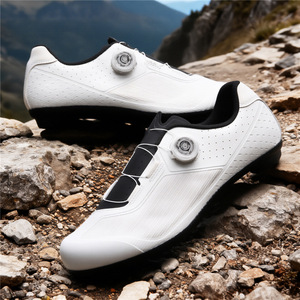 Chaussures de cyclisme neuves, respirantes, antidérapantes, résistantes à l'usure, avec semelle en fibre de carbone pour hommes, usage professionnel <span class=keywords><strong>sur</strong></span> vélo de route - Product Image 2