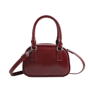 Nouveau sac rouge sous le bras pour femme, design coréen de niche, petit sac carré à main, sac bandoulière de luxe léger, sac bowling - Product Image 5