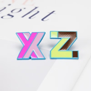 Stock drôle dessin animé <span class=keywords><strong>lettre</strong></span> broche émail broche personnalité mignonne 26 anglais <span class=keywords><strong>lettre</strong></span> sac accessoires broche Badge - Product Image 3