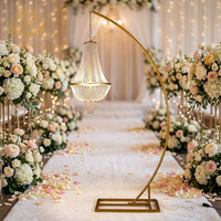Support décoratif élégant au design moderne avec ornement de lustre pour décorations d'événements de mariage et de fête