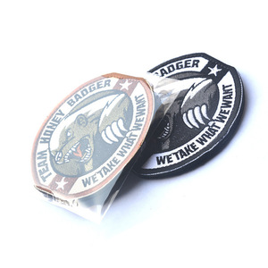 कढ़ाई टीम शहद बैजर का मनोबल कवच कपड़े टोपी और बैकपैक्स के लिए व्यक्तिगत सजावट - Product Image 2