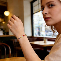 Bracelet pour femme en fer plaqué or avec fermoir carré, zircon et agate – Cadeau luxueux et discret, dégageant une élégance haut de gamme et tendance