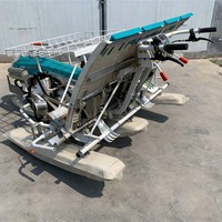 Transplanteur de riz économique avec machine à planter le riz robuste pour les petites exploitations.