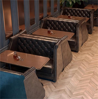 Ensemble de salle à manger de style américain personnalisé en usine, tables et canapés en bois massif pour restaurants à thème occidental, cafés et salons de cigares