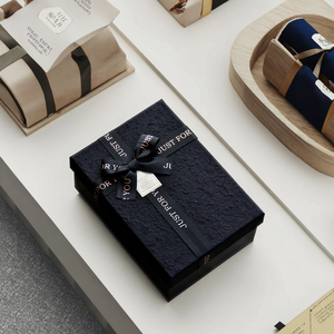 Scatola Regalo in Carta Patinata di Alta Qualità con Manico, Materiali Riciclati, Forma Personalizzata, per la Festa della Donna, Compleanno dei Ragazzi, Rigida, Rosso Vanishing - Product Image 6