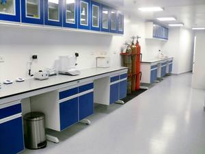 Equipo <span class=keywords><strong>de</strong></span> Laboratorio <span class=keywords><strong>de</strong></span> Microbiología, <span class=keywords><strong>Banco</strong></span> <span class=keywords><strong>de</strong></span> Laboratorio con Estructura <span class=keywords><strong>de</strong></span> Acero en Forma <span class=keywords><strong>de</strong></span> C con Estante para Reactivos - Product Image 4