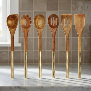 Juego de 6 utensilios de cocina de madera con mangos dorados - Product Image 3