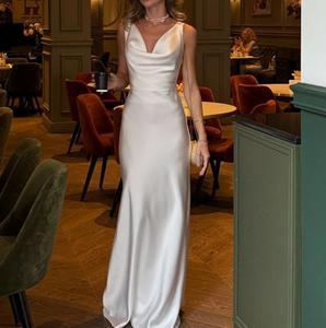 Robe fourreau élégante en satin blanc, col cœur, longueur au sol, ajustée, pour soirée formelle - Product Image 1
