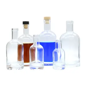 Mini bouteilles d'alcool en verre, vente directe d'usine, bouteilles personnalisées de 50 Ml en verre à esprit Miniature avec liège vide