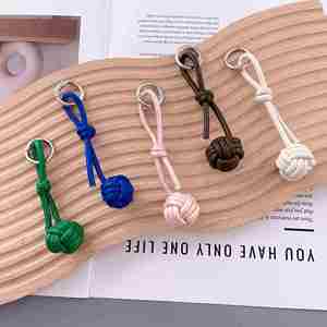 Pendentif en cuir PU tressé style coréen, breloque de sac polyvalente et porte-clés de voiture, décoration raffinée pour sac à dos, commandes en gros - Product Image 5