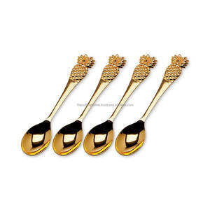 Juego de cucharas de té de latón dorado brillante, con mango hecho a mano de piña con diseño en relieve, estilo occidental - Product Image 1