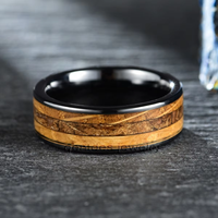 Bijoux pour hommes Bague en bois personnalisée Incrustation faite à la main Bague en bois tonneau de tabac et de whisky Bague de mariage pour hommes Bague en céramique noire