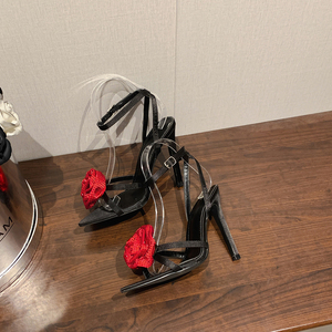 Nouvelles sandales en jean à talons hauts pointus pour femmes, style français élégant, ornées de strass et de fleurs de rose, sexy et de créateur, pour les soirées. - Product Image 2