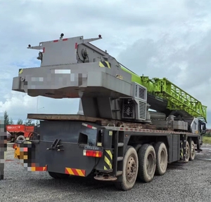 Grue sur camion ZOOMLION 100 tonnes d'occasion ZTC1000V5 avec moteur Weichai, pompe et composants essentiels - Product Image 4