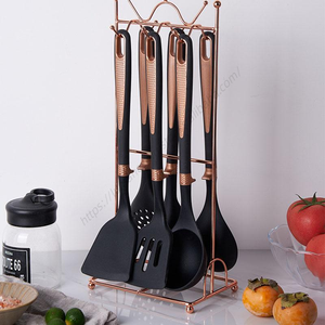 Vente en gros d'ustensiles de cuisine en silicone antiadhésifs de haute qualité, outils de cuisine noirs, ensemble de spatules - Product Image 1