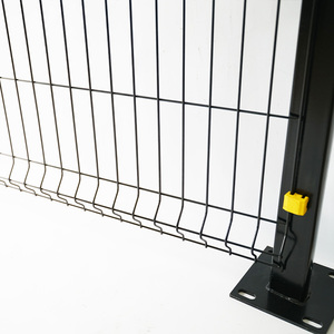 รั้วเหล็กชุบสังกะสีเคลือบด้วยผงสีดำปรับแต่งได้แผงรั้ว3D รั้วสนามพีวีซีเคลือบกลางแจ้ง - Product Image 1