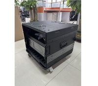 Estuche de transporte ATA de plástico Sound Town 14U para DJ con mesa superior para mezclador, 20U de profundidad, mesa de trabajo para DJ y ruedas, 14 espacios