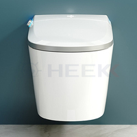 Nouvelle conception de toilettes intelligentes suspendues au mur avec réservoir en céramique intégré, sans exigence de pression d'eau
