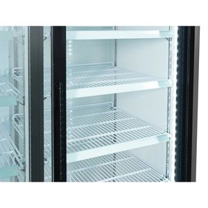 Réfrigérateur de présentation de boissons à trois portes, à température unique, avec écran intégral, étagères réglables et serrure de porte - Product Image 4
