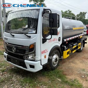 Camion pulvérisateur d'eau Dongfeng 5000L durable et économe en énergie avec buses de pulvérisation multifonctions pour la suppression de la poussière municipale - Product Image 3