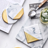 Sous-verres en céramique de galvanoplastie créatifs dorés de grain de marbre avec le dos de liège