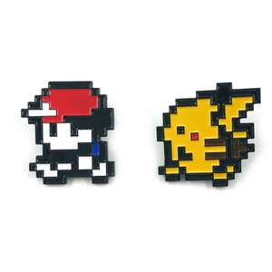 Gros Dessin Animé Monstre Pixel <span class=keywords><strong>Pikachu</strong></span> Xiaozhi Couple Insigne En Métal Émail Épinglettes - Product Image 1