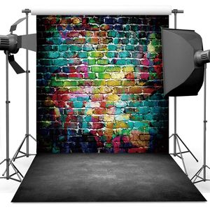 Toile de fond de photographie sur mesure 5x7 pieds sur le thème du graffiti, mur de briques coloré sans couture, sol en ciment vintage, studio en stock en Chine - Product Image 1