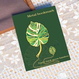 Signets promotionnels esthétiques en forme de cœur, personnalisés, en métal, motif feuille de coquille de tortue verte, style vintage élégant, avec chaîne et pompons - Product Image 1