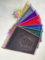 Chine Usine 100% Polyester Bas Prix Conception De Luxe Tapis De Tapis De Prière Musulman Personnalisé