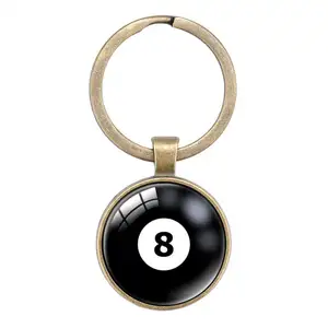 Creative 8ball พวงกุญแจเส้นผ่านศูนย์กลาง 25 มม.No.8 ลูกบิลเลียดพวงกุญแจผู้เล่นสระว่ายน้ําของขวัญพวงกุญแจ Lucky สีดํา 8 บิลเลียด Key chains