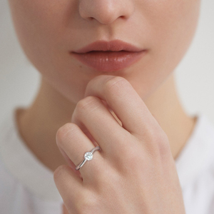 Anillos de Boda de Lujo con Incrustaciones de Diamantes, Plata de Ley S925, Anillo de Compromiso con Tres Piedras de Diamante Cultivado en Laboratorio y Moissanita para Mujer - Product Image 2