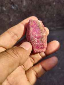 Oferta Especial: Rubí Natural Marrón, Gema Suelta en Bruto, Semitranslúcida, 464 Quilates, Origen Rajasthan, SHRI KRISHNA ASHIRWAD GEMS - Product Image 4