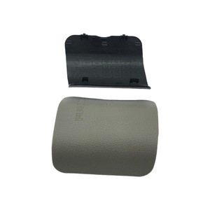 Cubierta de fusibles Mazda 6 GP9A68381C34, pieza de plástico para el capó del motor, tipo clip. - Product Image 1