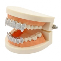 Bouchons de dents glacés Micro Pave CZ Grillz ensemble supérieur et inférieur 18k or cristal dents grilles pour hommes rappeur bijoux en gros