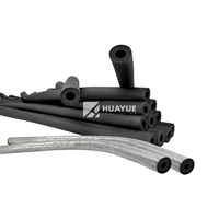 Tube isolant en mousse de caoutchouc NBR avec revêtement en aluminium HUAYUE FSK pour la protection solaire et l'isolation contre le froid des tuyaux de cuivre de climatisation