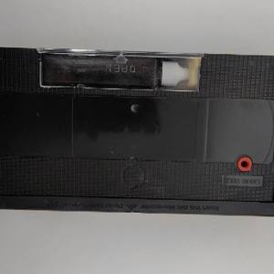 Bande de nettoyage VHS pour l'entretien des têtes de lecteur VHS et le nettoyage de l'écran - Product Image 1