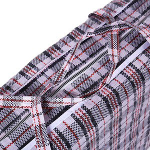 Tas Penyimpanan Anyaman Plastik Besar Bermotif Kotak-kotak dengan Pegangan Resleting, Tas Pindahan Lipat untuk Pakaian, Sprei, Bantal - Product Image 4