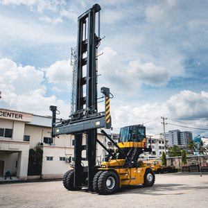 Heavy Duty XCH907K 9 Ton Gestor de contenedores vacíos Apilador de alcance móvil para uso en puertos y almacenes - Product Image 4