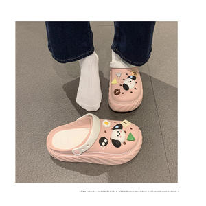 Zuecos con diseño de perro de dibujos animados para mujer, tacones de plataforma negros, suela gruesa de 3 cm, sandalias ligeras estilo Crocs para las cuatro estaciones - Product Image 5