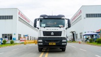 Camion à ordures compacteur hydraulique Sinotruk Howo 8x4 26m3, diesel manuel Euro 6, pour le transport des déchets municipaux