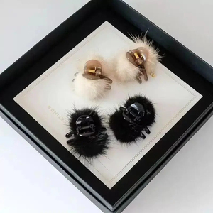 Hot Selling Temperament Cute Style Small Pom-pom Hairpin <b>Sweet</b> Niche Design Women's Hairpins Fashionable Jewelry Wholesale - Product Image 4