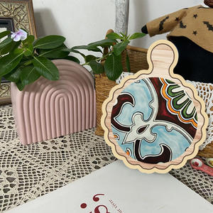 Reposacucharas redondo de dolomita blanca con diseño floral, aislamiento térmico, revestimiento antideslizante, forma de raqueta, soporte para ollas para uso en la cocina - Product Image 3