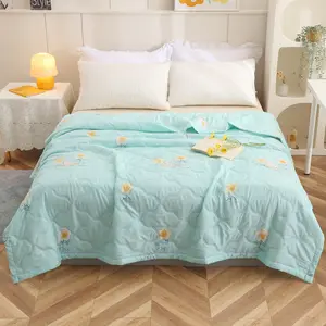 Factory Price Summer Cooling Bed Quilted Blanket Gift Box Packing Flower Printed Kids Cotton Quilt